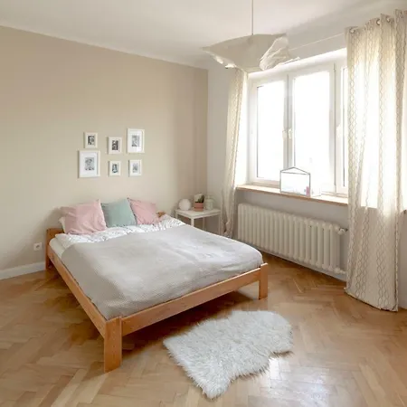 Apartament Swietojanska Apartment
